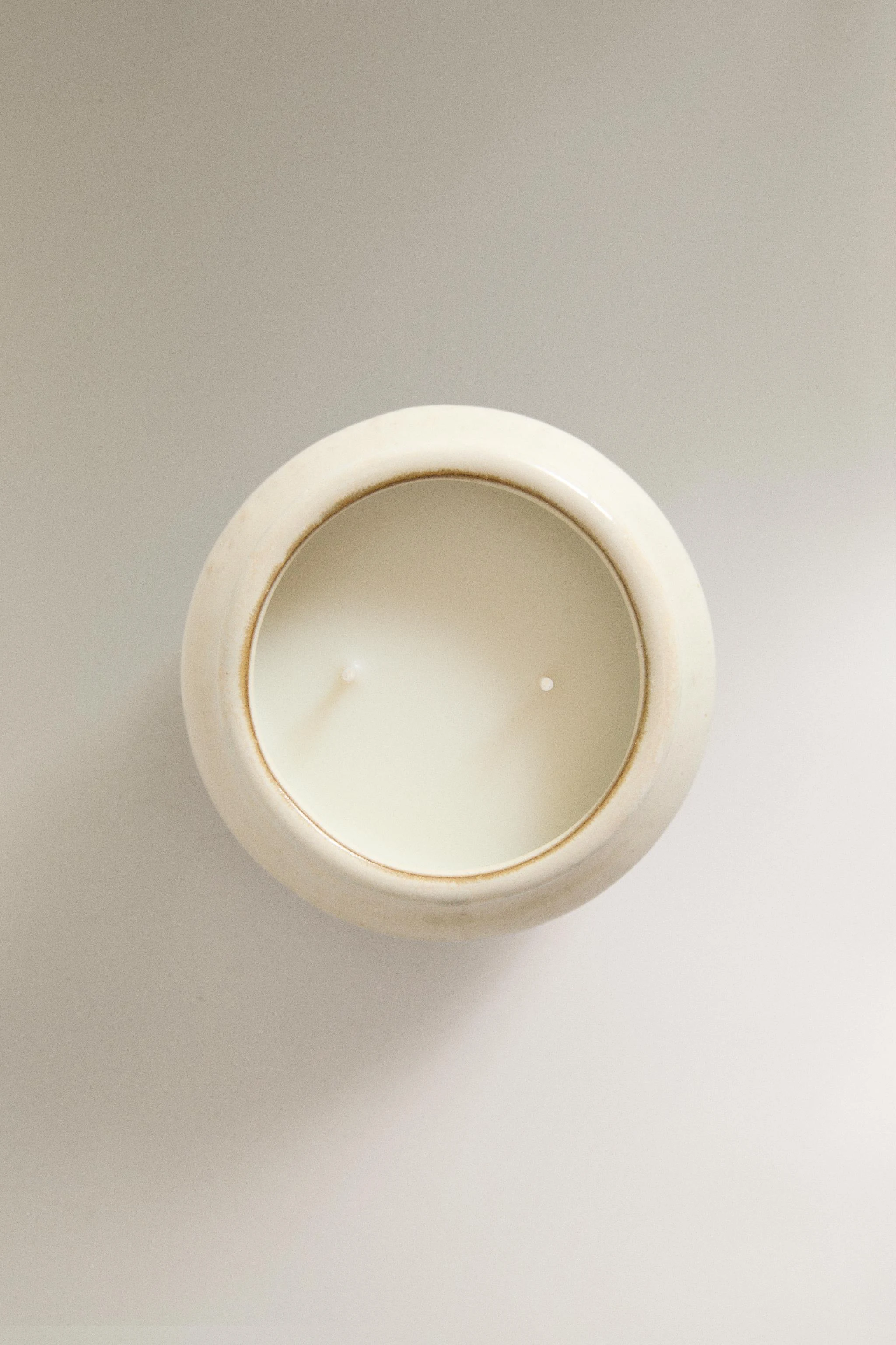 Ароматическая свеча Light Cotton, 200 г — Белый — фото 3