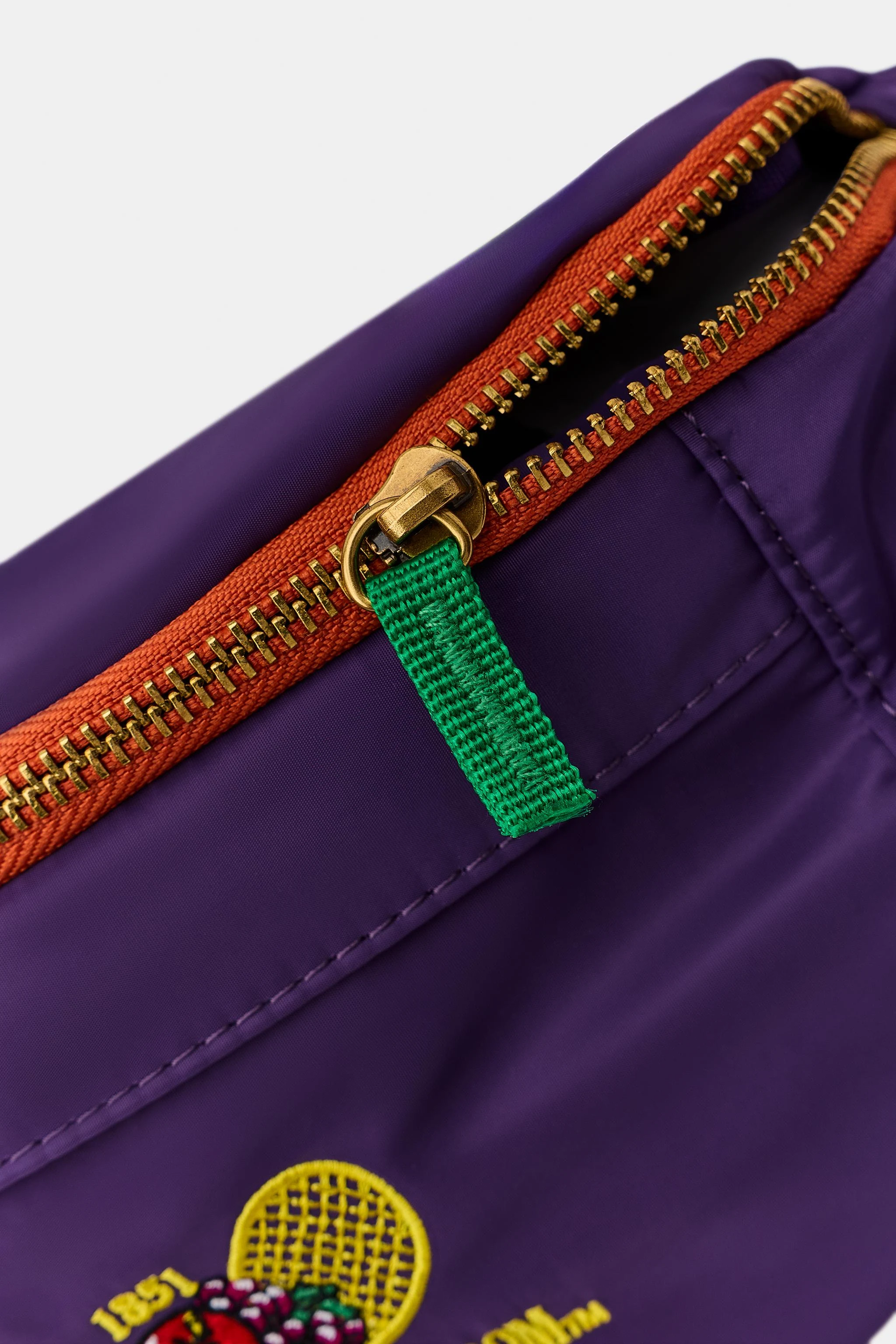 Комбинированная поясная сумка с вышивкой Fruit of the Loom™ — Фиолетовый — фото 4