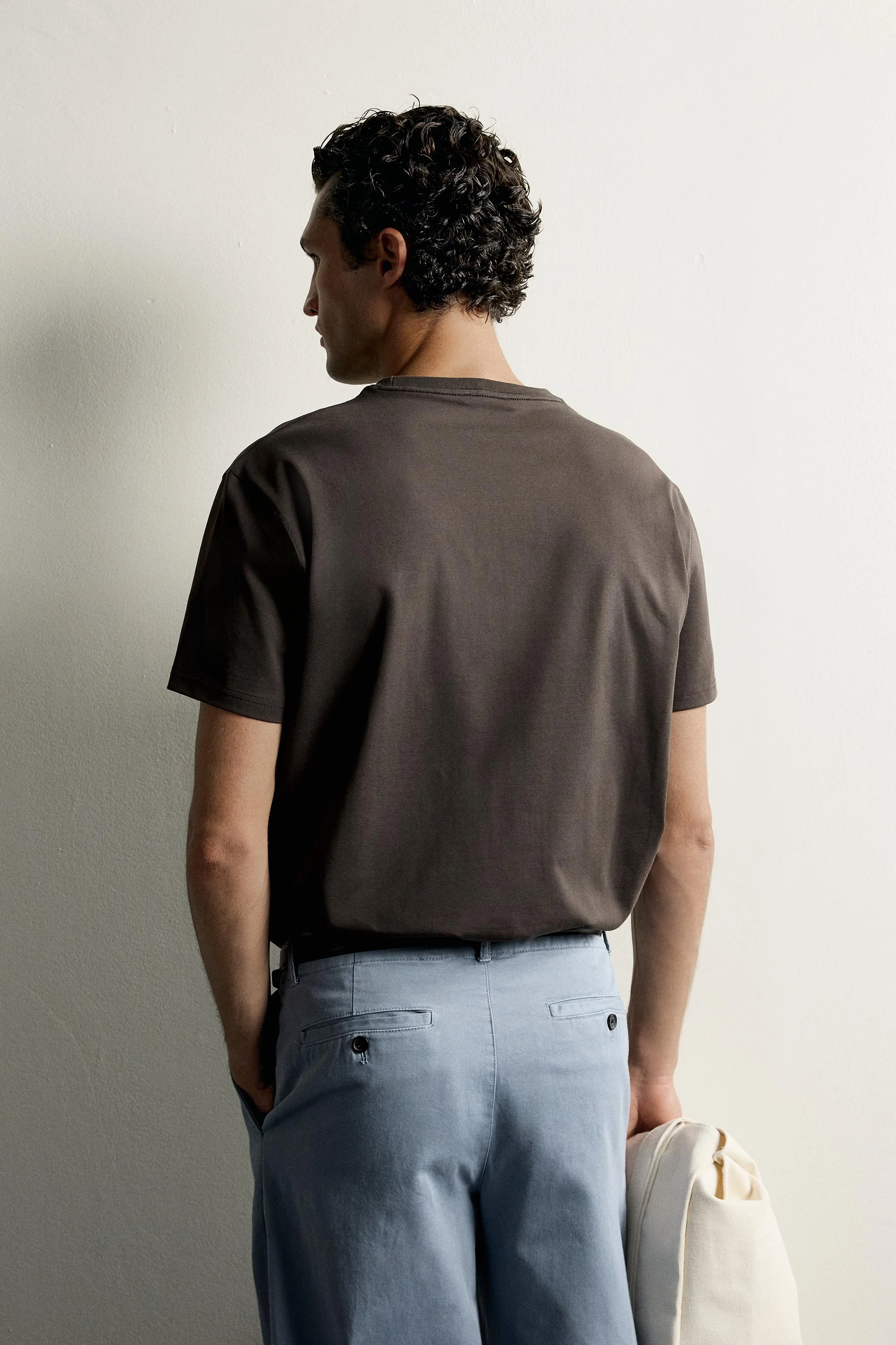 Базовая футболка средней плотности /02 — Тёмно-коричневый — фото 3